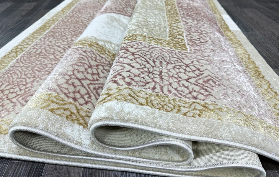 Розовый ковер A3582A_IVORY PINK Lowa